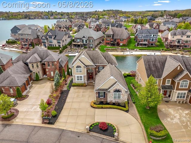 8439 Boulder Shores Drive, South Lyon, MI 48178