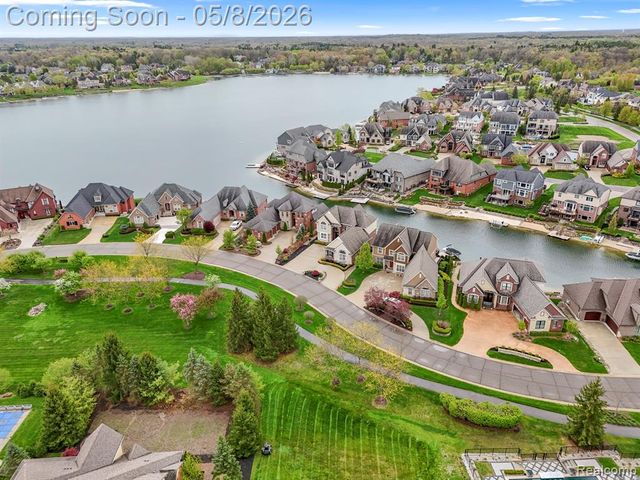 8439 Boulder Shores Drive, South Lyon, MI 48178