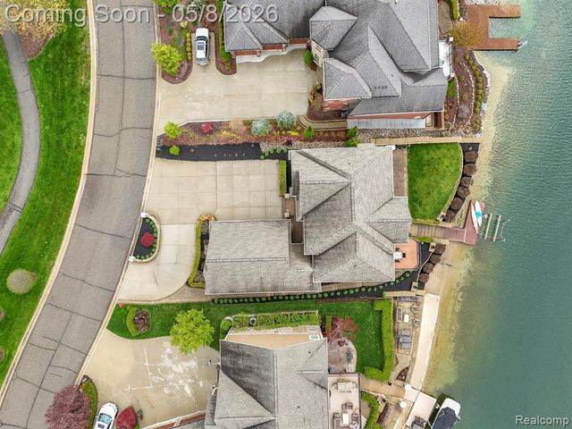 8439 Boulder Shores Drive, South Lyon, MI 48178