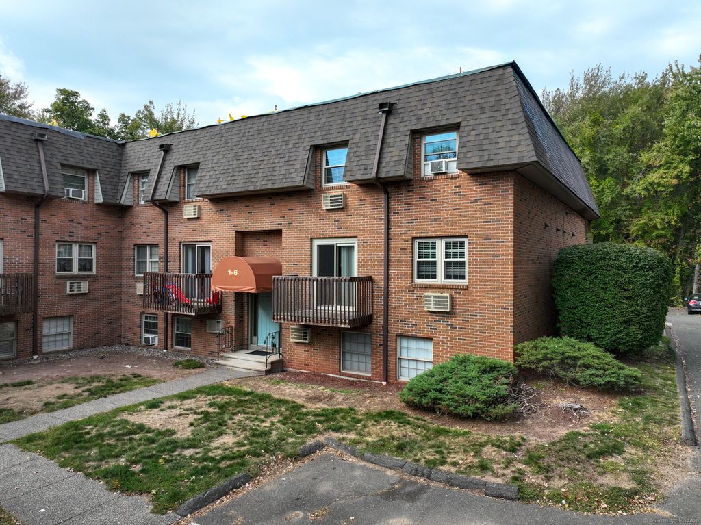 441 Clark Avenue APT 2, Bristol, CT 06010