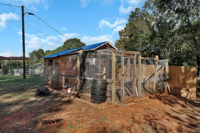 439 Oak Shores Road, Anderson, SC 29625