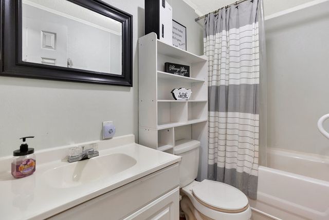 439 Oak Shores Road, Anderson, SC 29625