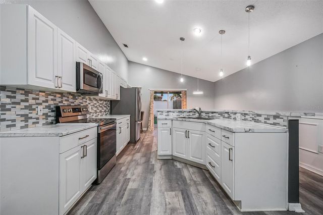 7646 HARBOR BEND CIRCLE, Orlando, FL 32822