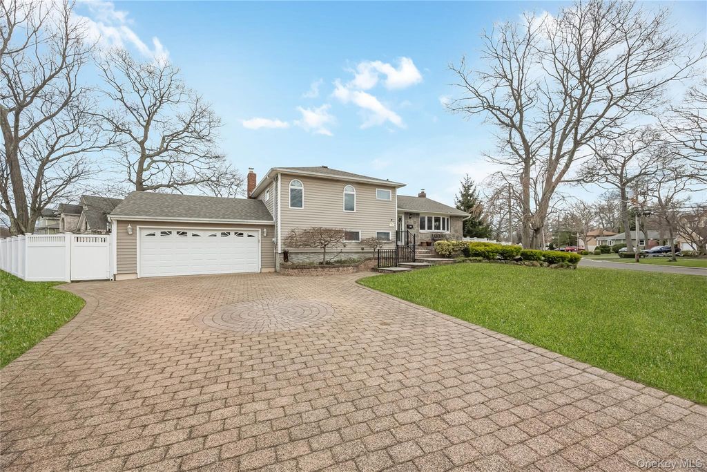 130 West Drive, Massapequa, NY 11758