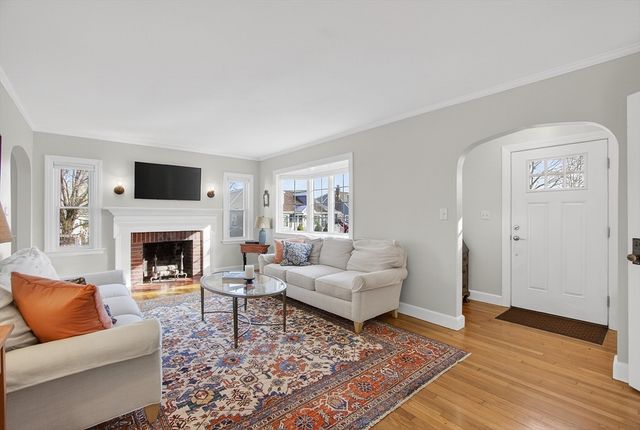 9 Violet Rd, Peabody, MA 01960