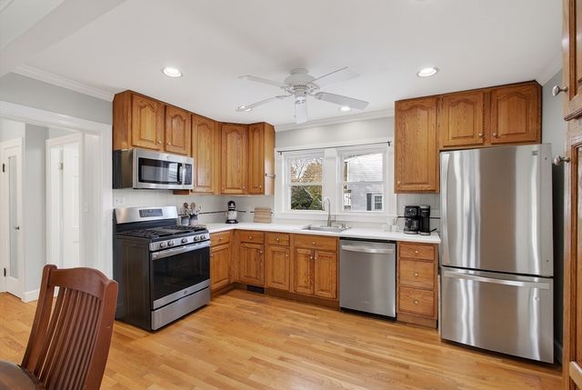 9 Violet Rd, Peabody, MA 01960