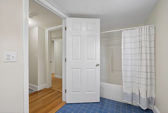 9 Violet Rd, Peabody, MA 01960