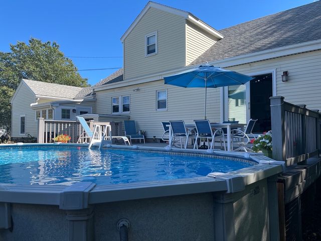 9 Violet Rd, Peabody, MA 01960