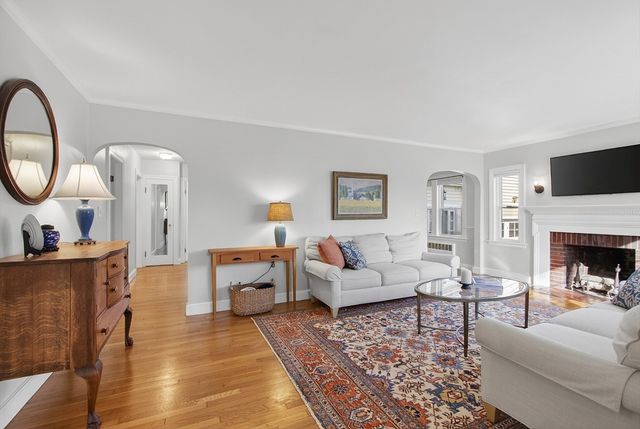 9 Violet Rd, Peabody, MA 01960