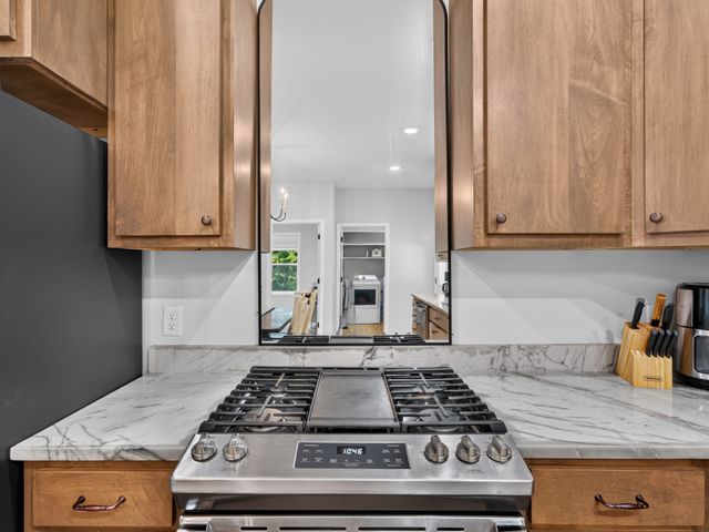 1047 Old County House Rd, Charlotte, TN 37036