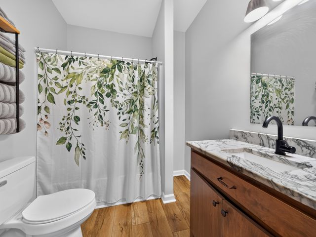 1047 Old County House Rd, Charlotte, TN 37036