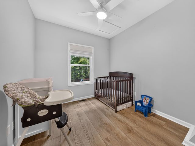 1047 Old County House Rd, Charlotte, TN 37036