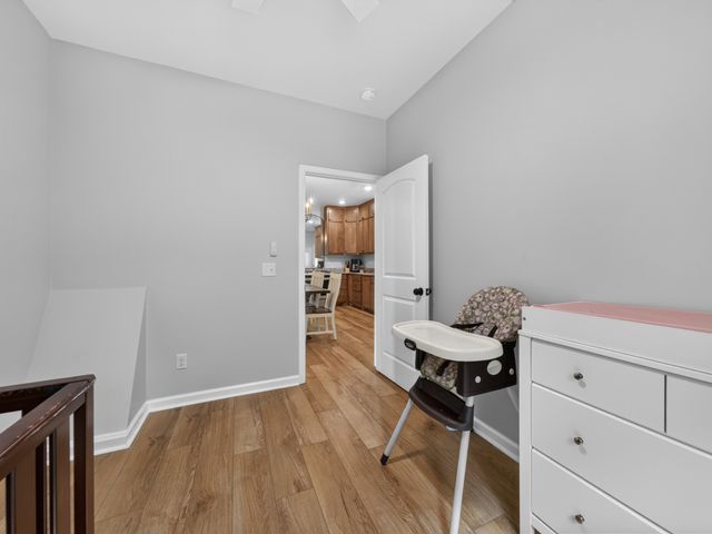 1047 Old County House Rd, Charlotte, TN 37036