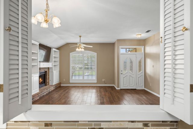 1 Friendswood Dr., Longview, TX 75605