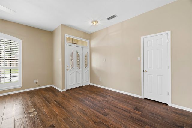 1 Friendswood Dr., Longview, TX 75605