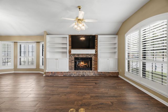 1 Friendswood Dr., Longview, TX 75605