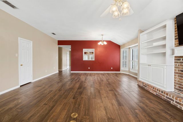 1 Friendswood Dr., Longview, TX 75605