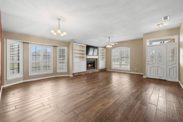 1 Friendswood Dr., Longview, TX 75605