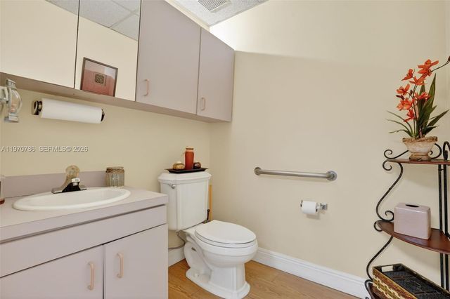 Medical Research For Sale in South Miami, South Miami, FL 33155