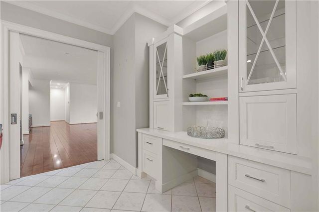 400 W 49th Terrace 2034, Kansas City, MO 64112