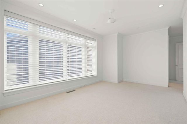 400 W 49th Terrace 2034, Kansas City, MO 64112