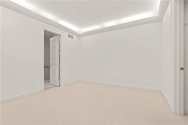 400 W 49th Terrace 2034, Kansas City, MO 64112