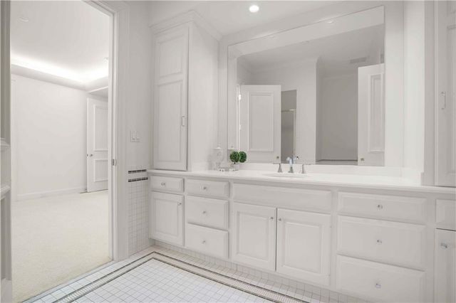 400 W 49th Terrace 2034, Kansas City, MO 64112