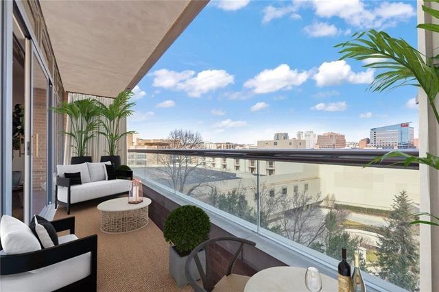 400 W 49th Terrace 2034, Kansas City, MO 64112