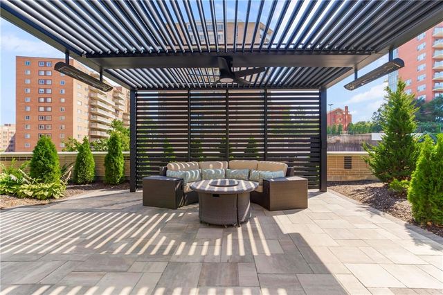 400 W 49th Terrace 2034, Kansas City, MO 64112