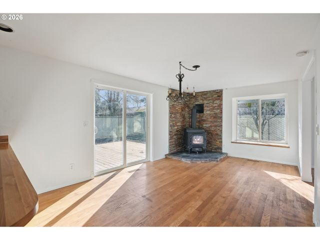 495 ANGELEE Ct, Lebanon, OR 97355