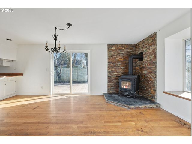 495 ANGELEE Ct, Lebanon, OR 97355