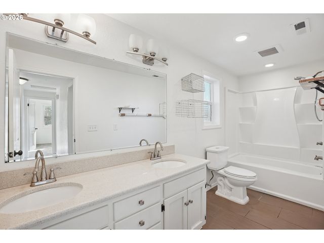 495 ANGELEE Ct, Lebanon, OR 97355