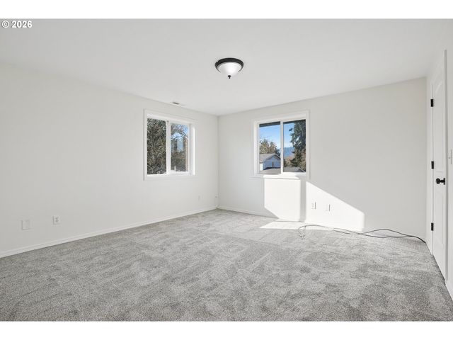 495 ANGELEE Ct, Lebanon, OR 97355