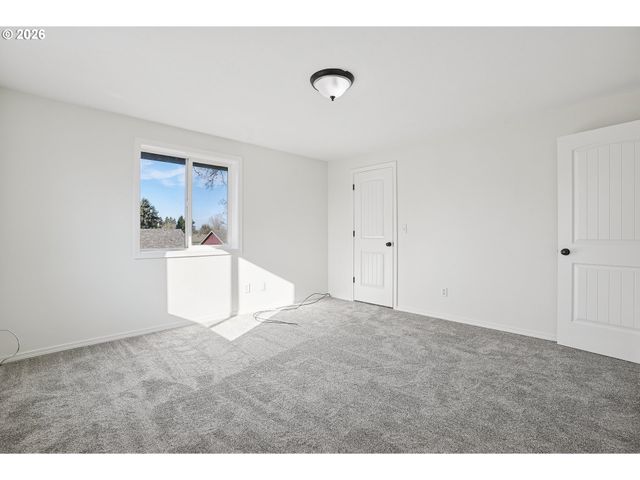 495 ANGELEE Ct, Lebanon, OR 97355