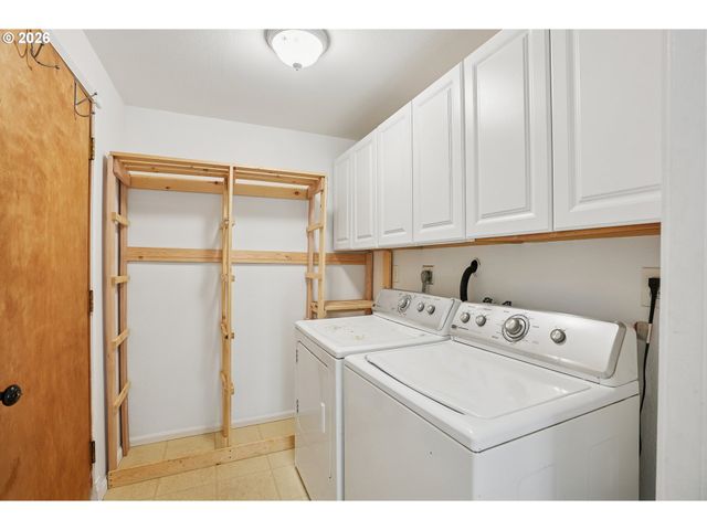 495 ANGELEE Ct, Lebanon, OR 97355