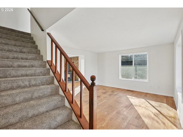 495 ANGELEE Ct, Lebanon, OR 97355