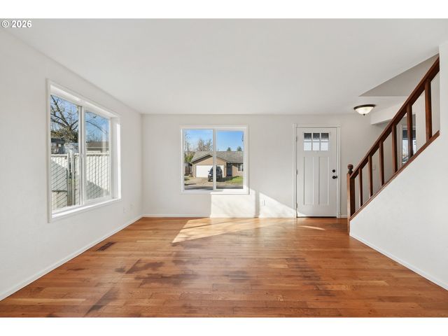 495 ANGELEE Ct, Lebanon, OR 97355