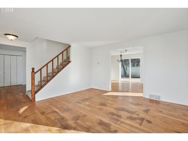 495 ANGELEE Ct, Lebanon, OR 97355