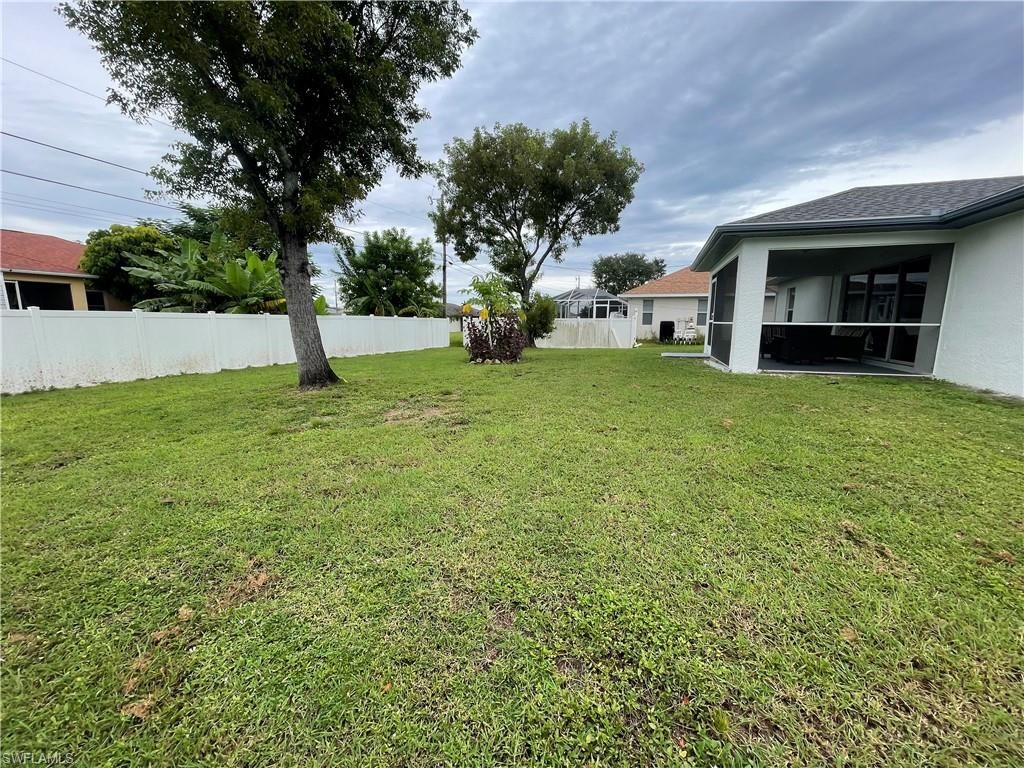 Image 11 of property listing at 1329 NE 17th ST, Cape Coral, FL 33909