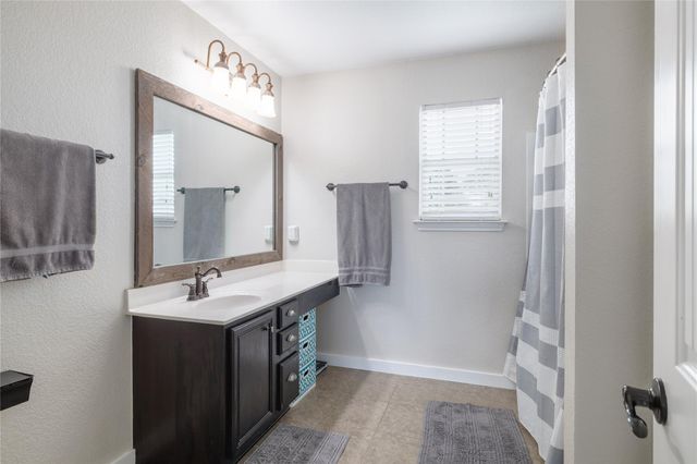 2158 Herzog, Kyle, TX 78640