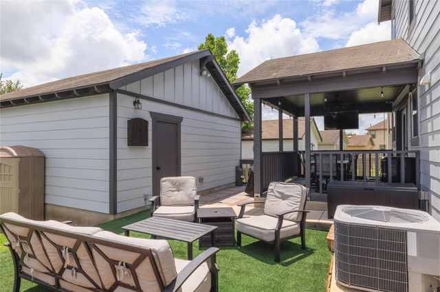2158 Herzog, Kyle, TX 78640