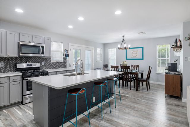 2158 Herzog, Kyle, TX 78640