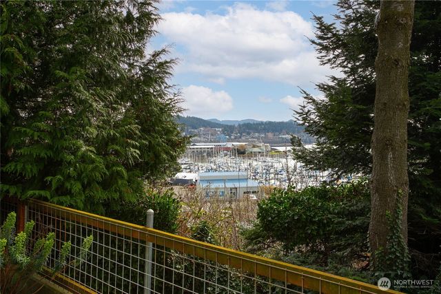 2209 Eldridge Avenue, Bellingham, WA 98225