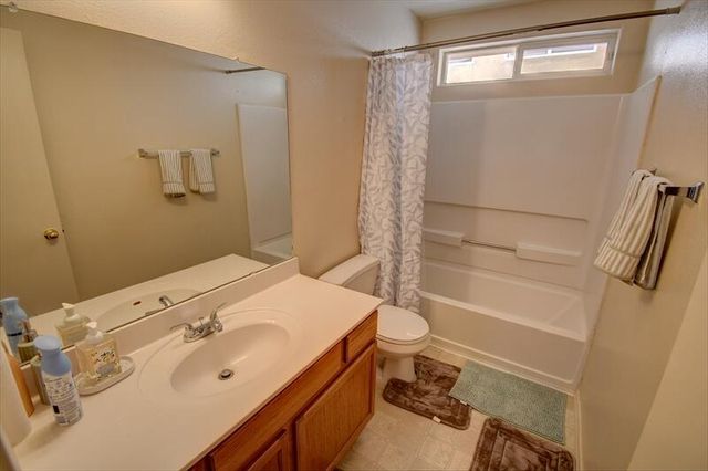 1625 Questa Road NE, Rio Rancho, NM 87144