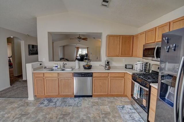 1625 Questa Road NE, Rio Rancho, NM 87144