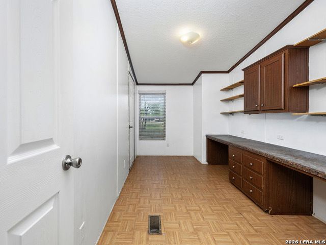 135 Savannah Ridge, Von Ormy, TX 78073