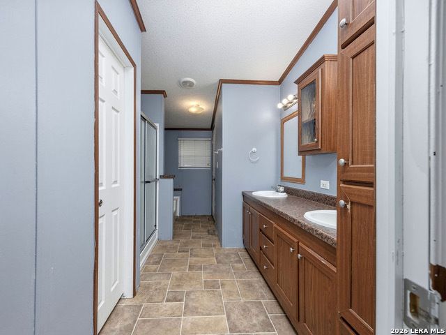 135 Savannah Ridge, Von Ormy, TX 78073