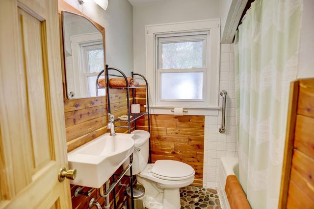 1701 Fremont Avenue, Madison, WI 53704