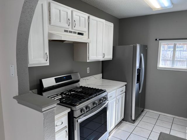 15811 Beechnut Street, Houston, TX 77083