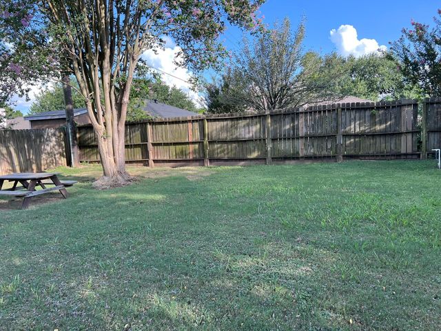 15811 Beechnut Street, Houston, TX 77083